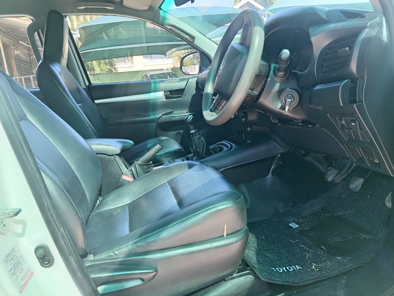 
								2021 Toyota Hilux 2.4GD-6 Double Cab 4×4 Raider full									