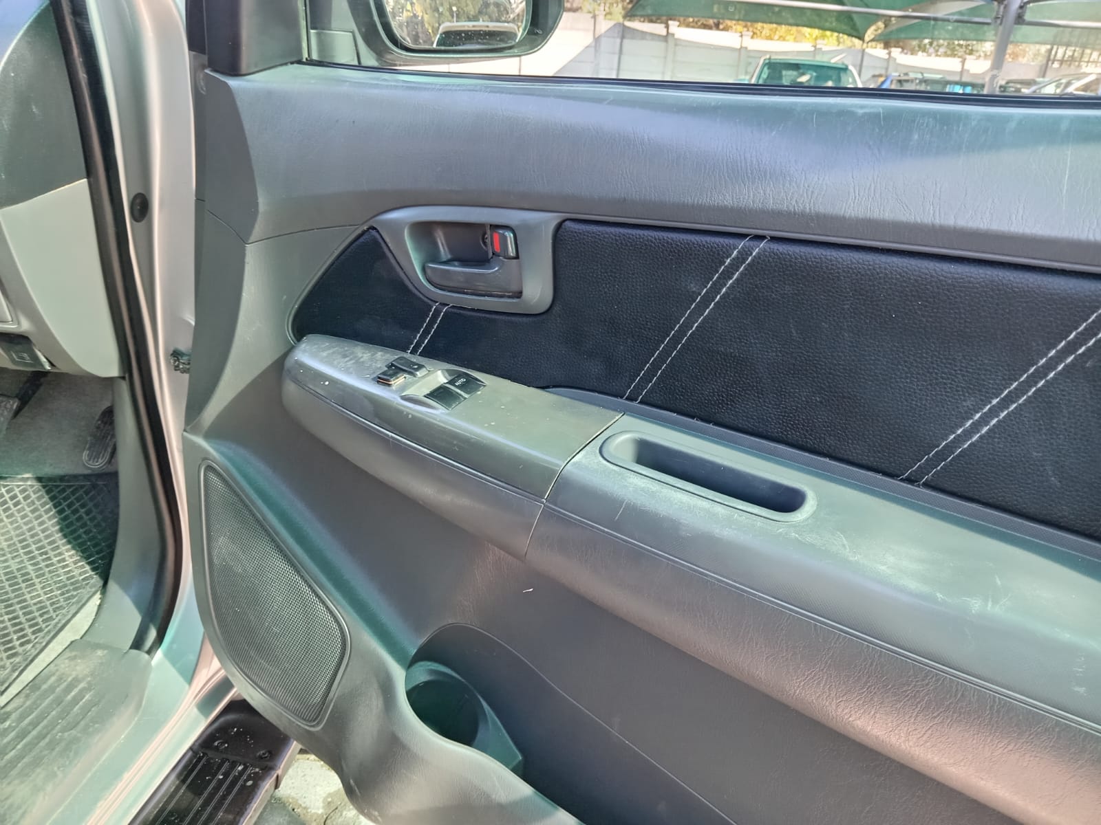 
								2012 Toyota Hilux 3.0D-4D 4×4 Raider full									