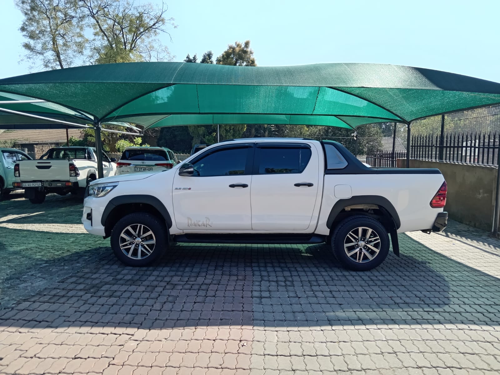 
								2018 Toyota Hilux 2.8GD-6 Double Cab Raider full									