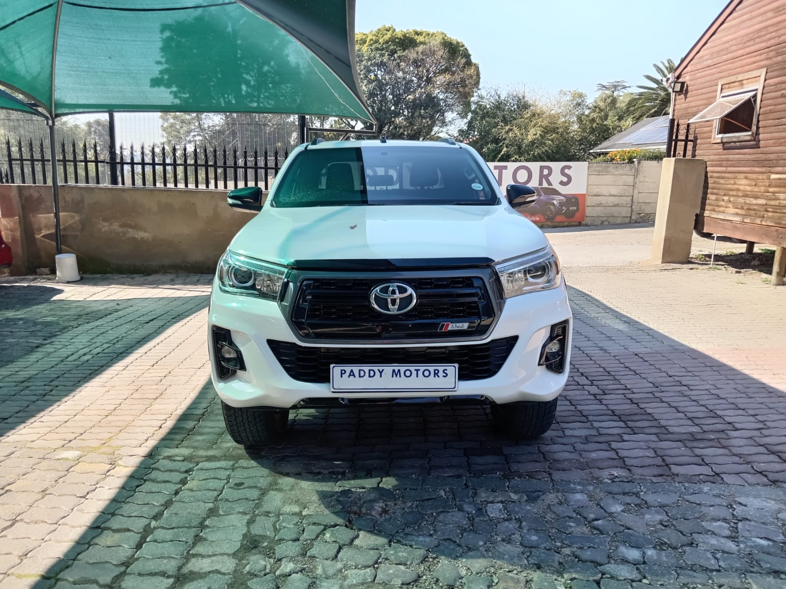 
								2018 Toyota Hilux 2.8GD-6 Double Cab Raider full									