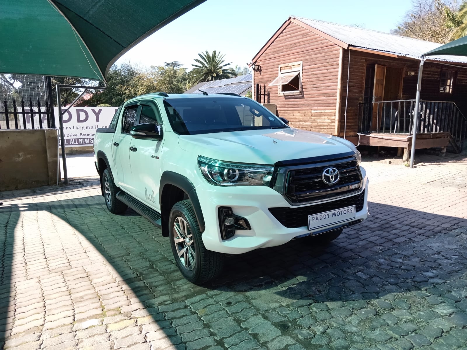 
								2018 Toyota Hilux 2.8GD-6 Double Cab Raider full									
