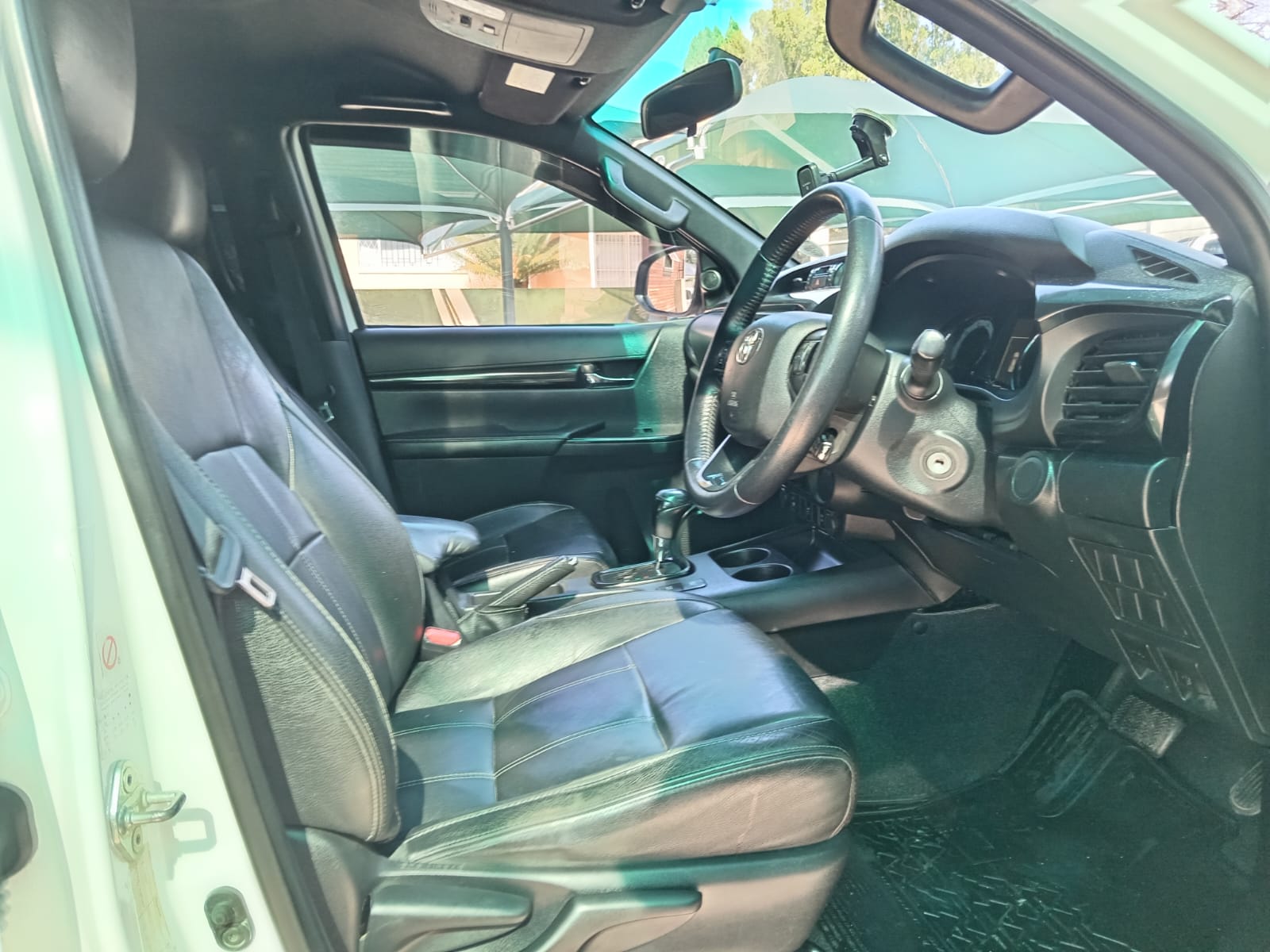 
								2018 Toyota Hilux 2.8GD-6 Double Cab Raider full									