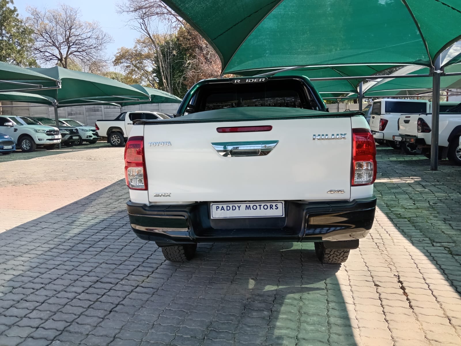 
								2016 Toyota Hilux 2.8GD-6 Double Cab 4×4 Raider Auto full									