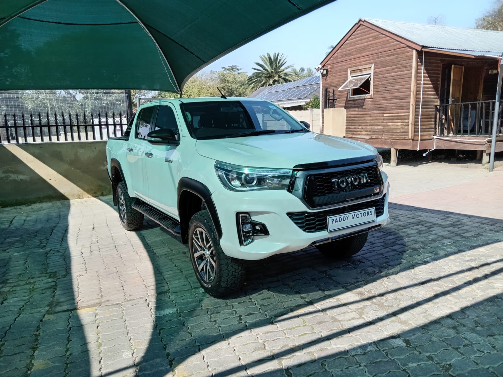 
								2016 Toyota Hilux 2.8GD-6 Double Cab 4×4 Raider Auto full									