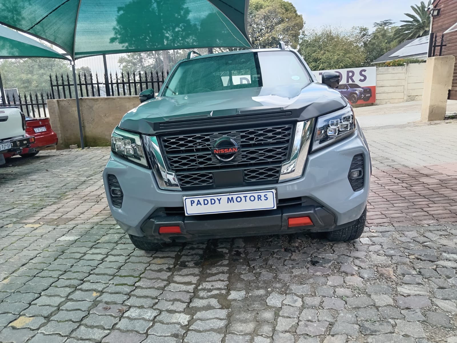 
								Nissan Navara 2.5 Ddti PRO-2X Double cab. full									