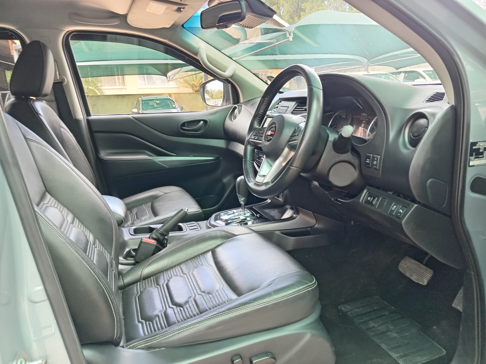 
								Nissan Navara 2.5 Ddti PRO-2X Double cab. full									