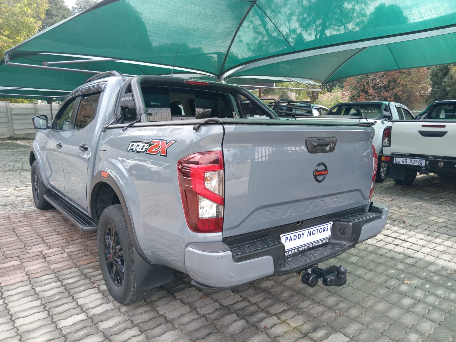 
								Nissan Navara 2.5 Ddti PRO-2X Double cab. full									