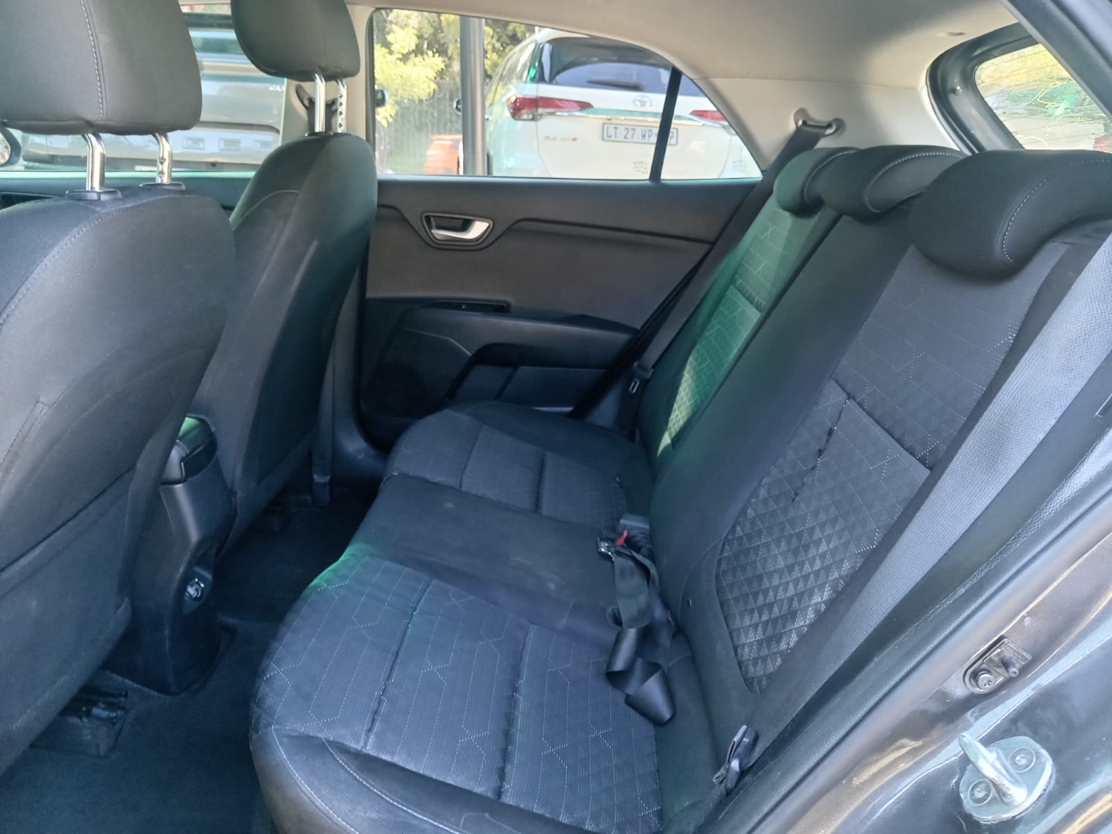 
								Kia Rio 1.2 hatchback full									