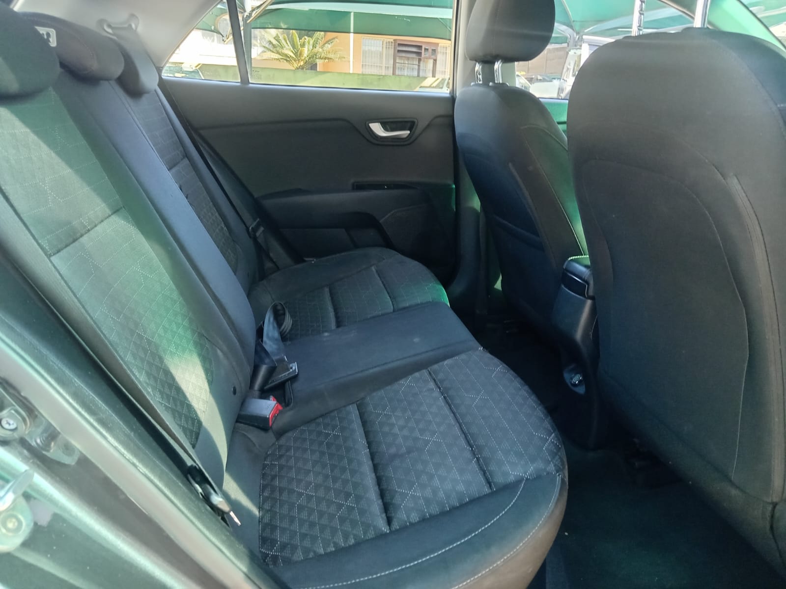 
								Kia Rio 1.2 hatchback full									