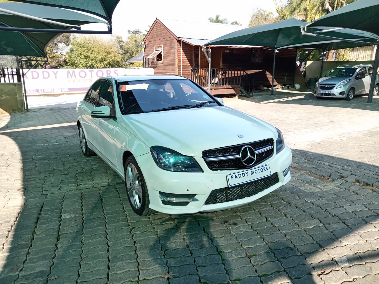 
								Mercedes Benz C-Class C200 full									