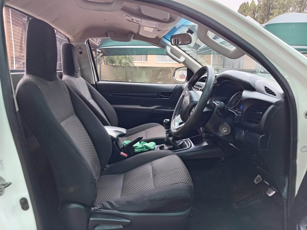 
								Toyota Hilux 2.4 GD6 Single cab full									