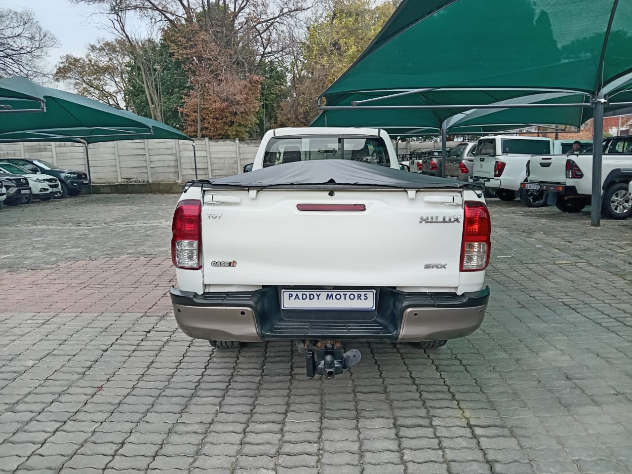 
								Toyota Hilux 2.4 GD6 Single cab full									