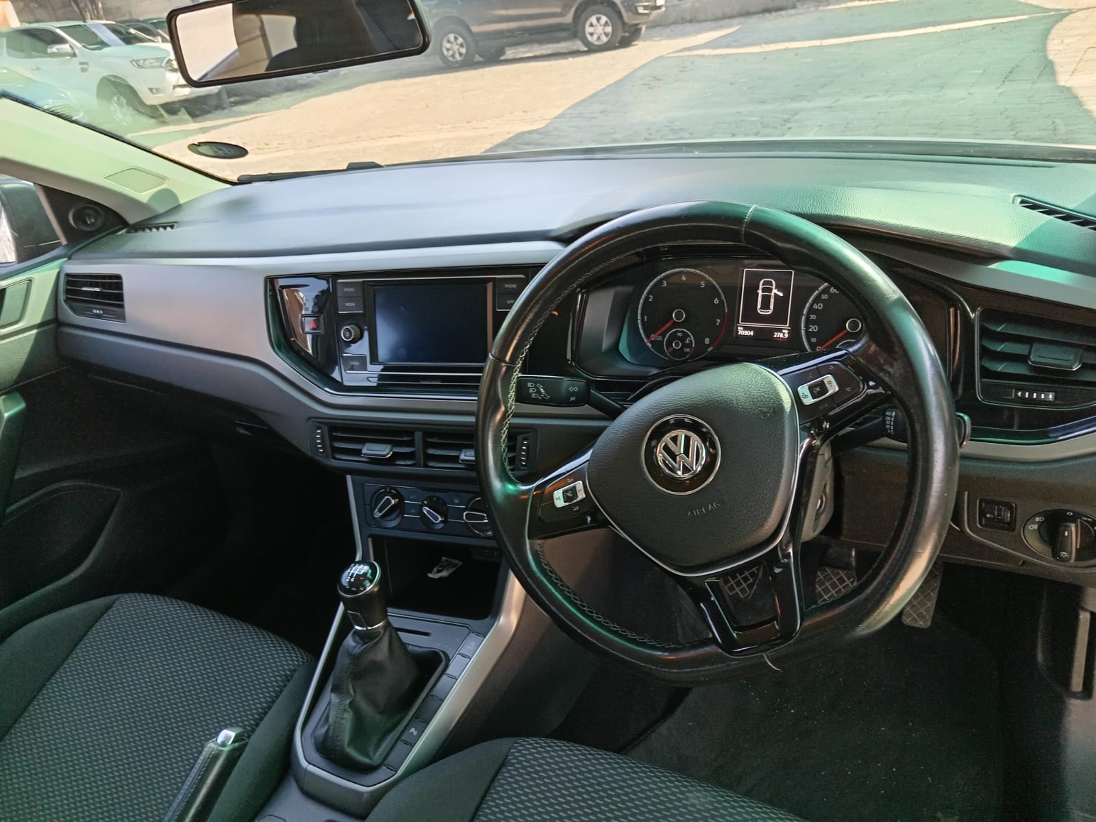 
								Volkswagen Polo 1.0 Tsi Trendline Hatchback full									