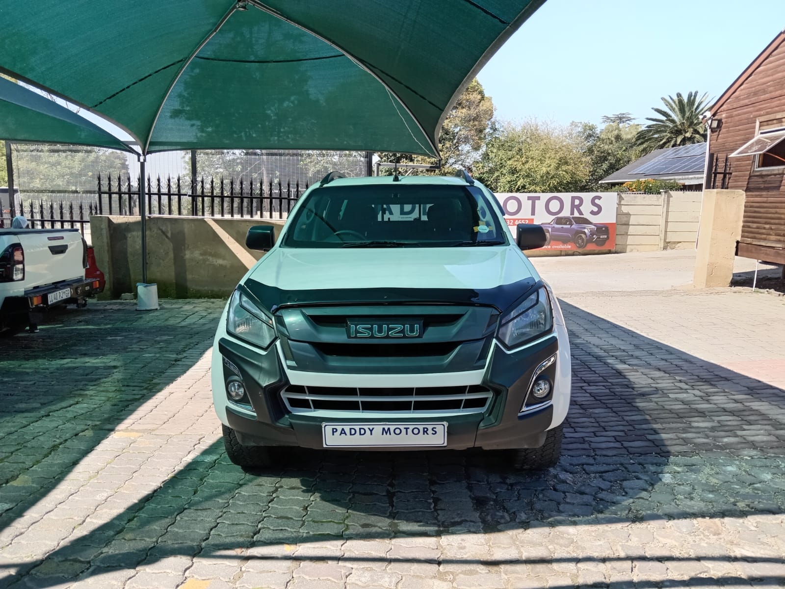 
								Isuzu D-max 250 X-rider double cab full									