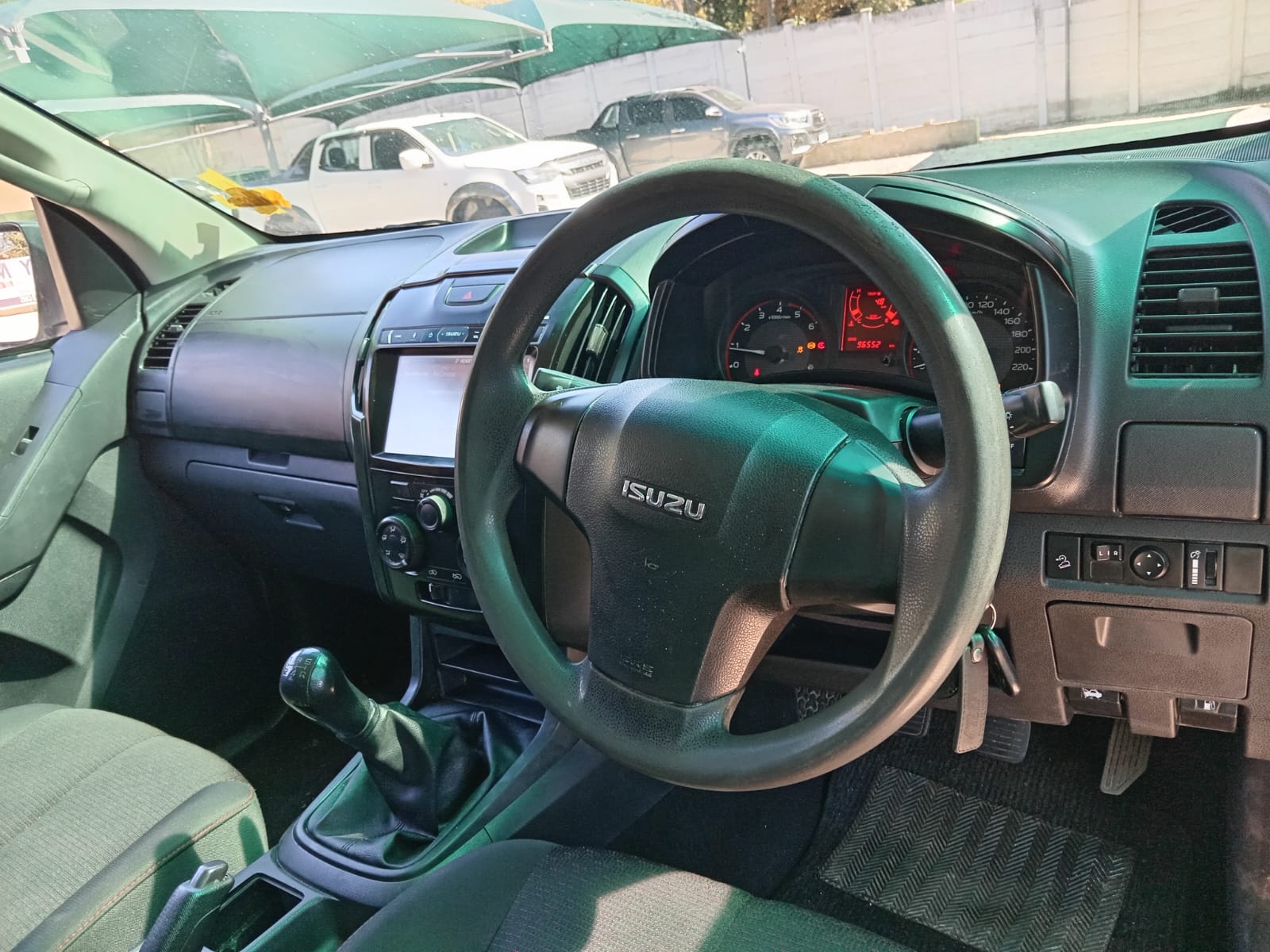 
								Isuzu D-max 250 X-rider double cab full									