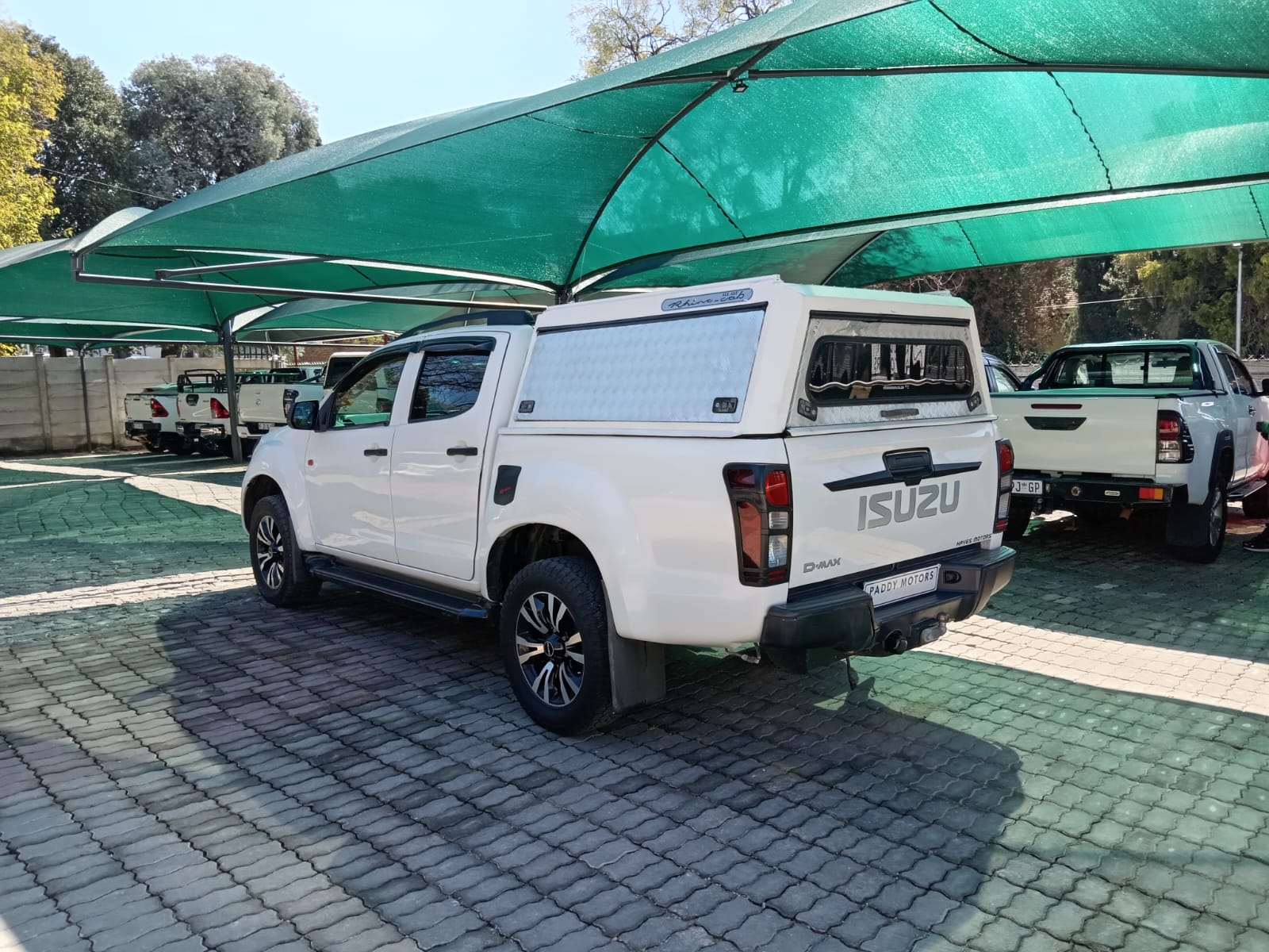 
								Isuzu D-max 250 X-rider double cab full									