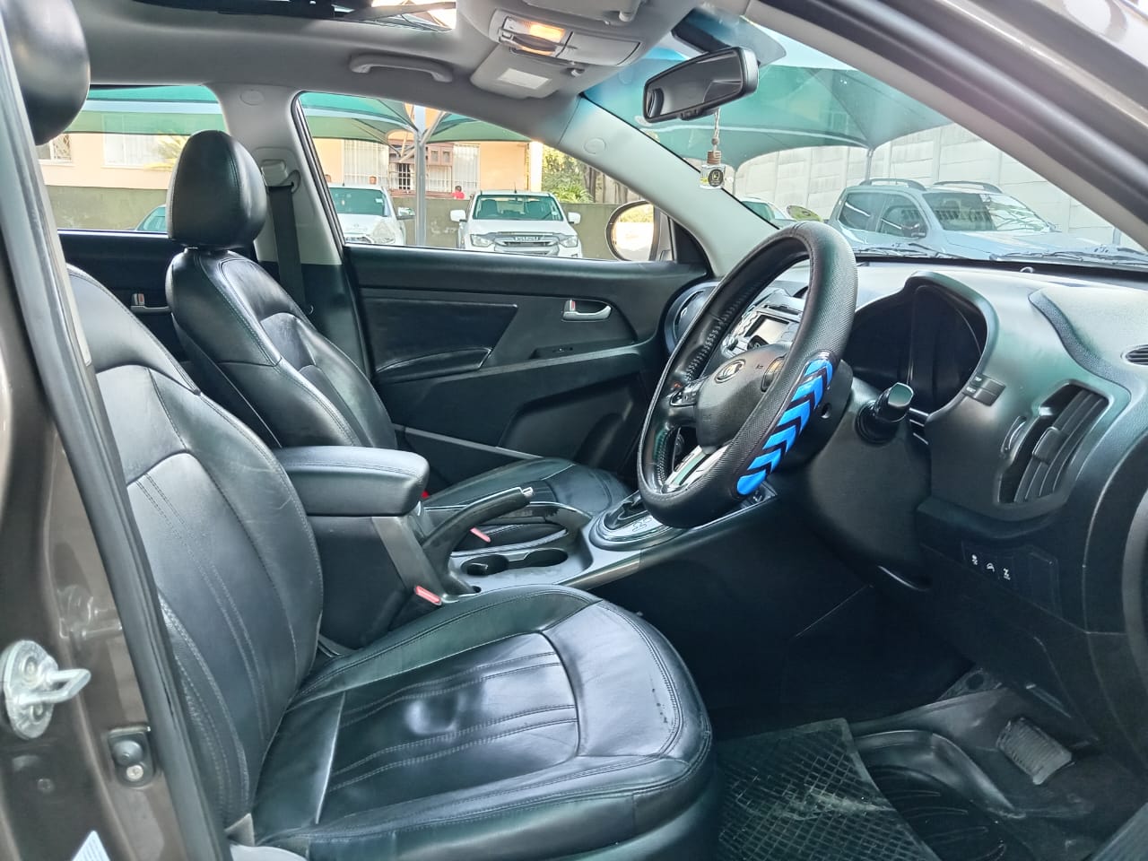 
								Kia Sportage 2.0 full									