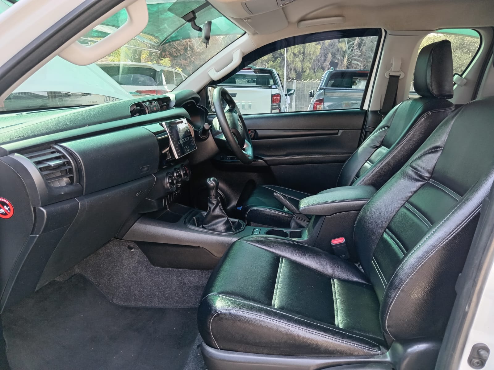 
								Toyota Hilux 2.4GD6 Extra cab 4×2 full									