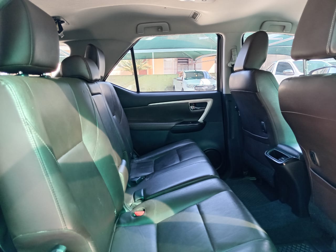 
								Toyota Fortuner 2.4 GD6 4X2 full									