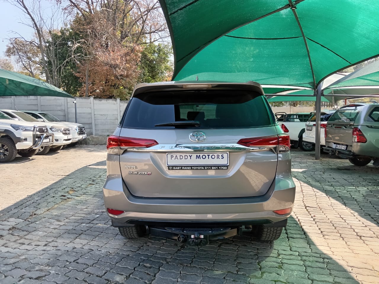 
								Toyota Fortuner 2.4 GD6 4X2 full									