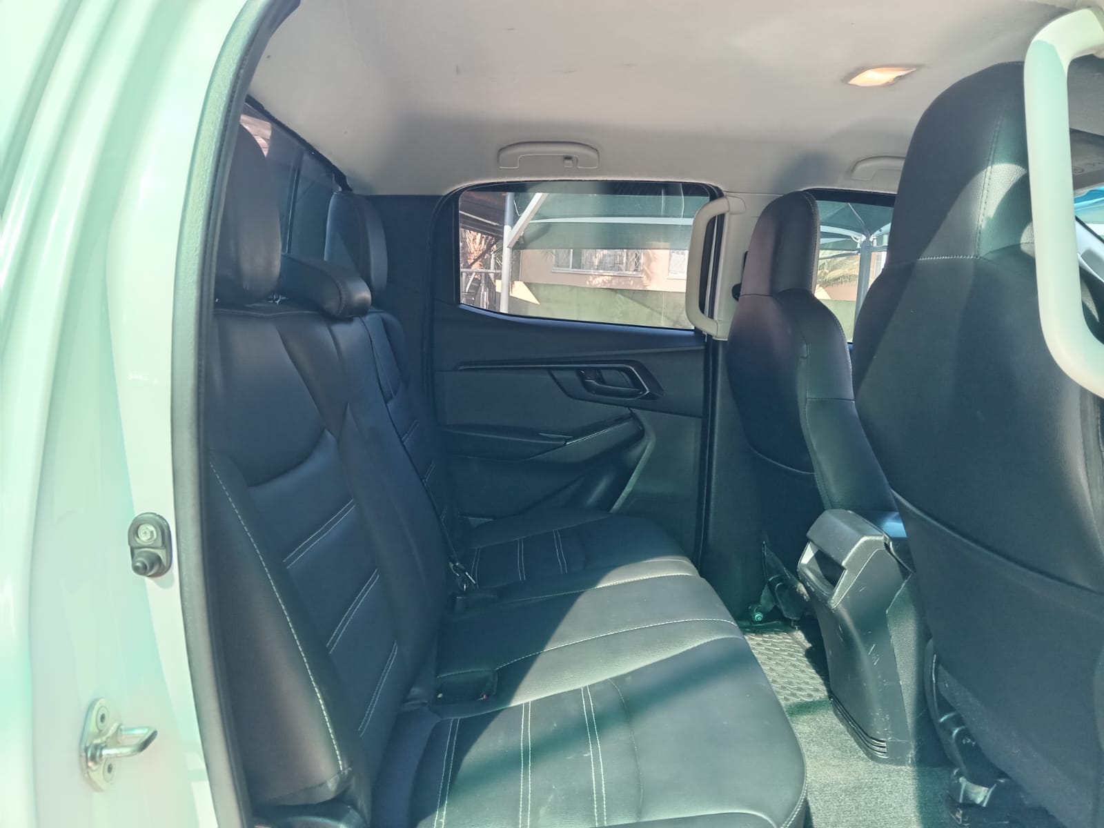 
								Isuzu D-max 1.9 DDI HR Double cab 4X4. full									