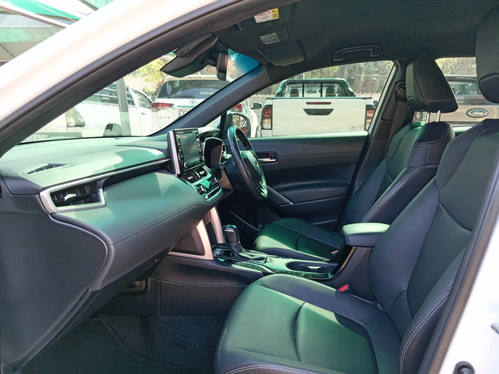 
								Toyota Corolla Cross 1.8 XR full									