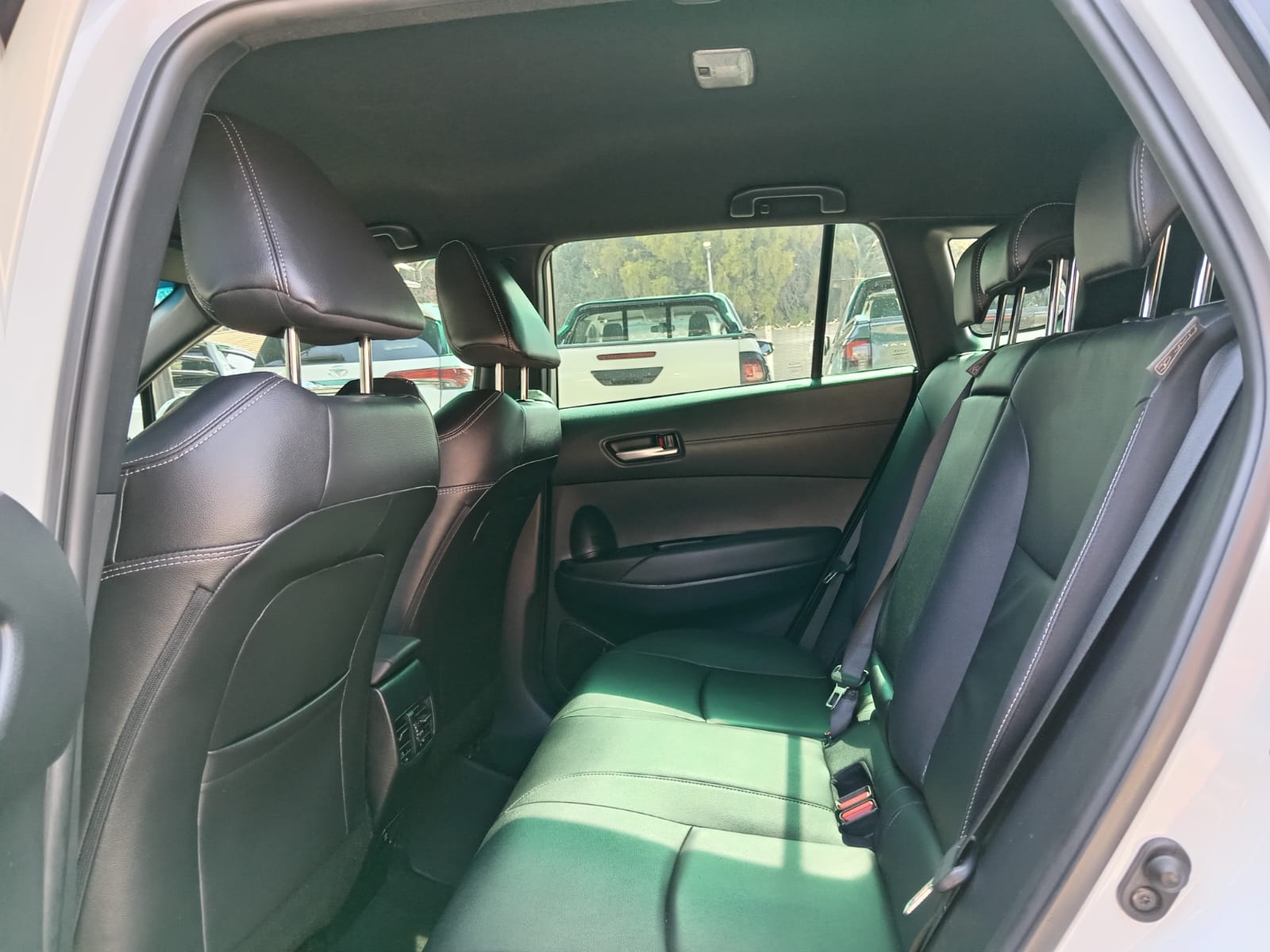 
								Toyota Corolla Cross 1.8 XR full									