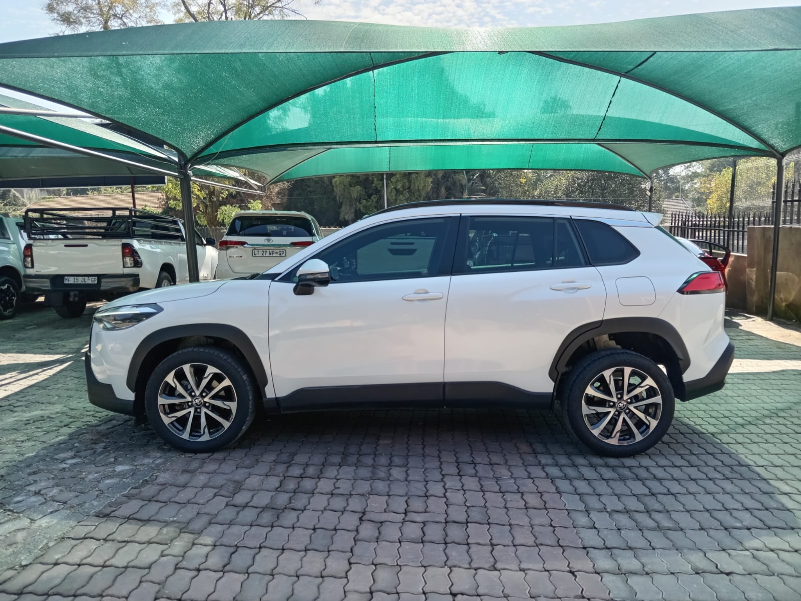 
								Toyota Corolla Cross 1.8 XR full									