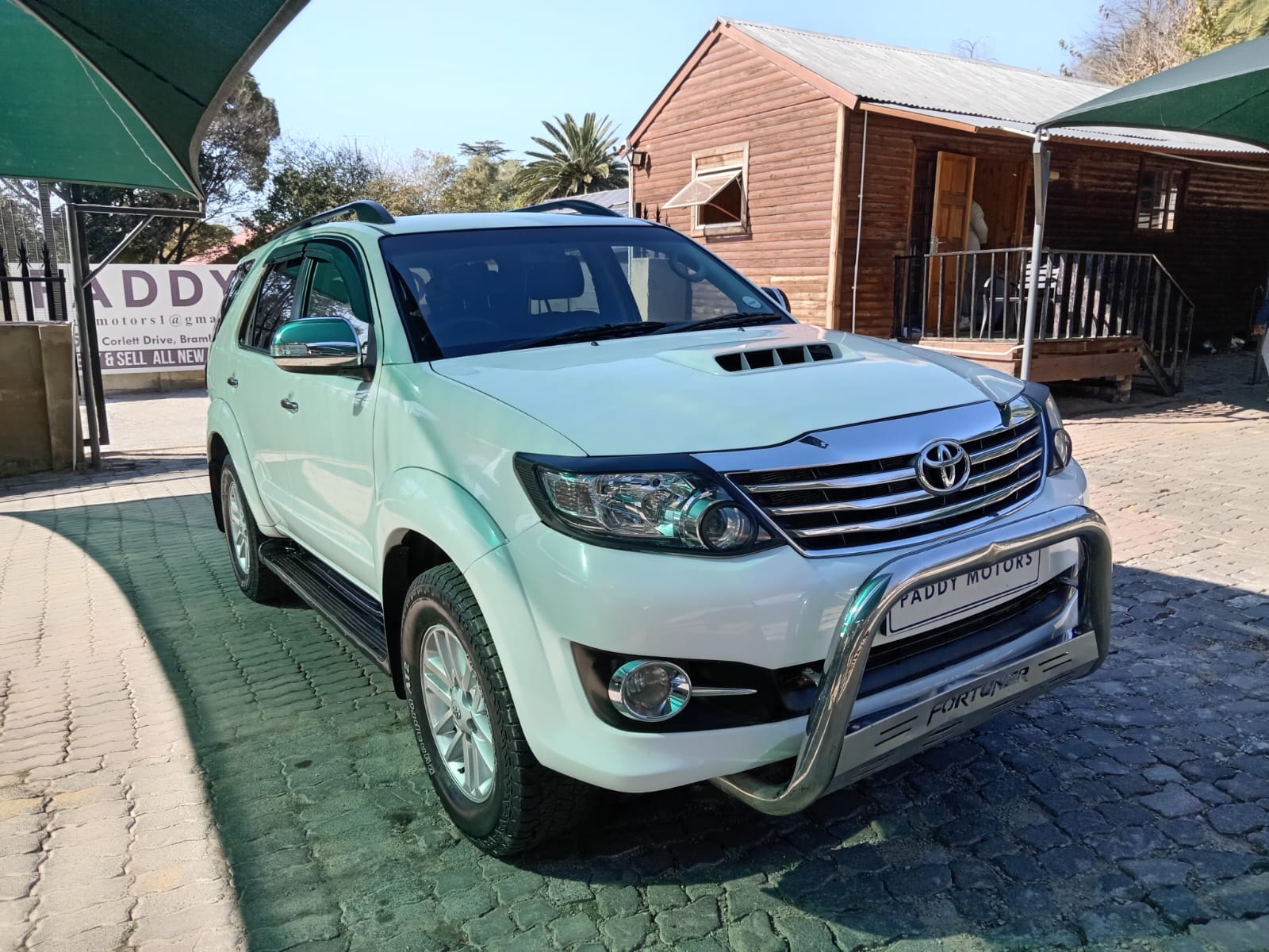 
								Toyota Fortuner 3.0 D4D 4X2 full									