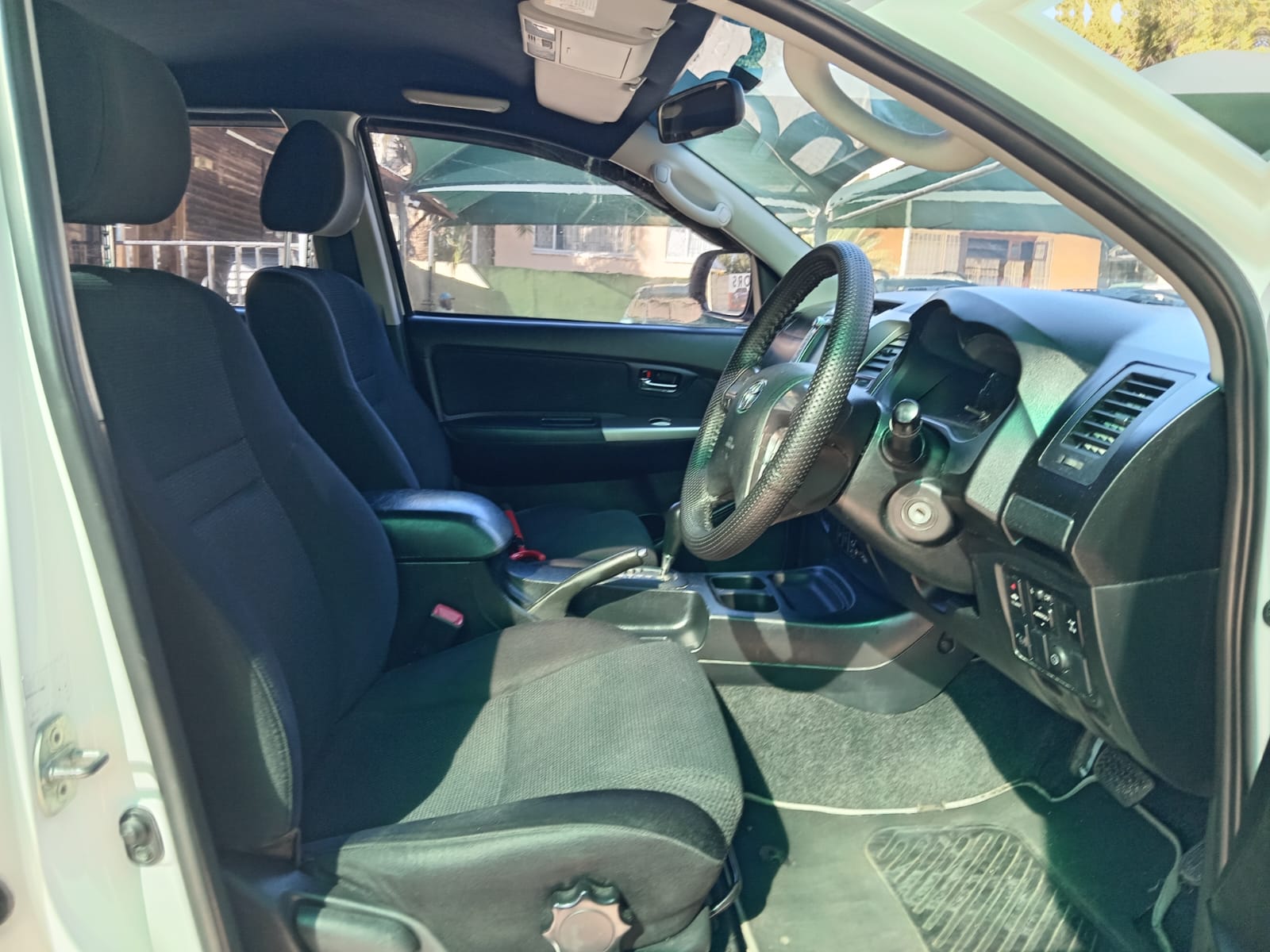 
								Toyota Fortuner 3.0 D4D 4X2 full									