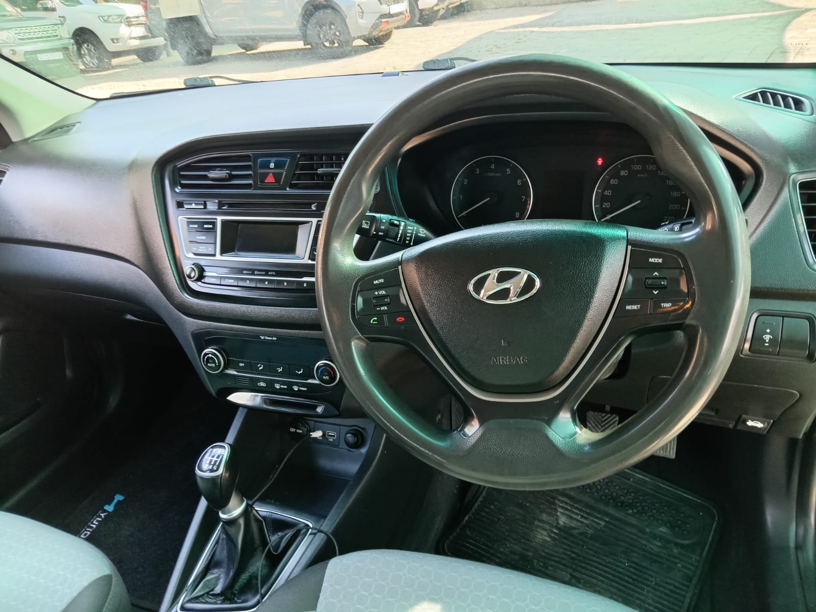 
								Hyundai i20 1.4 Motion Hatchback full									