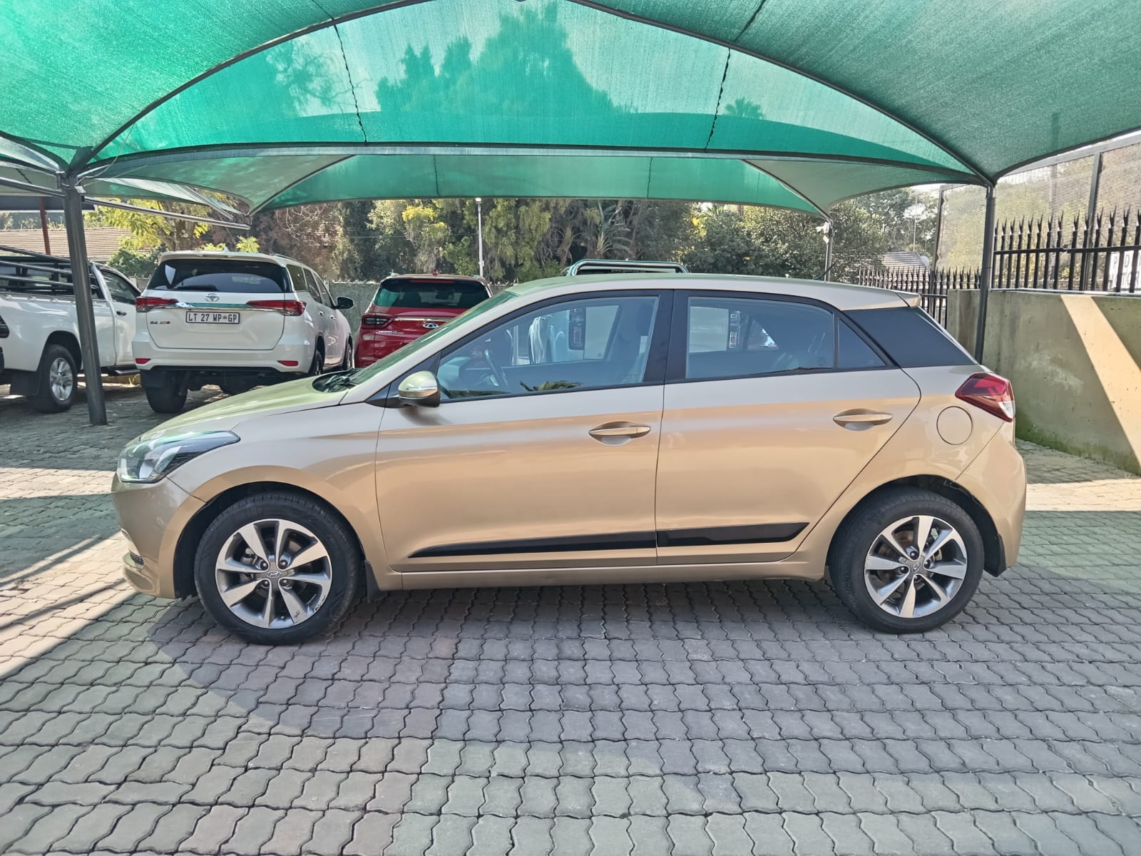 
								Hyundai i20 1.4 Motion Hatchback full									
