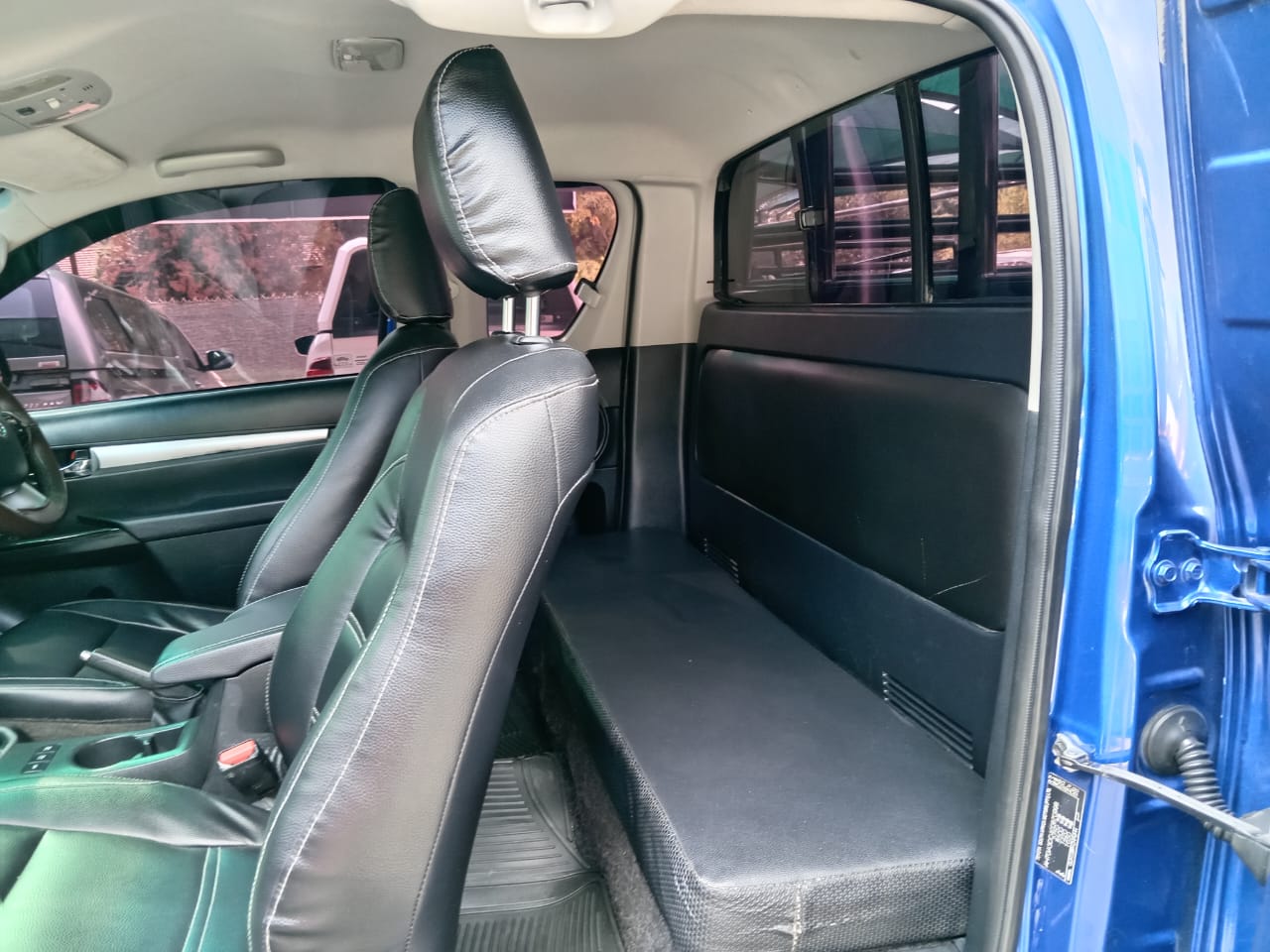 
								Toyota Hilux 2.8 GD6 Extra cab 4×2 full									