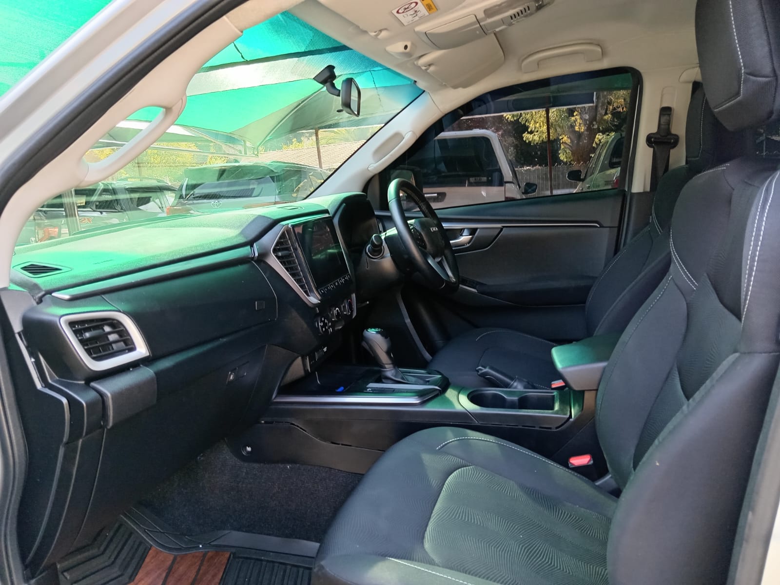 
								Isuzu D-max 1.9 DDI HR Double cab full									