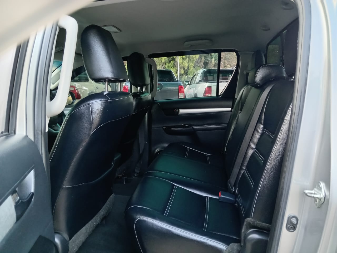 
								Toyota Hilux 2.4 GD6 Double cab. full									