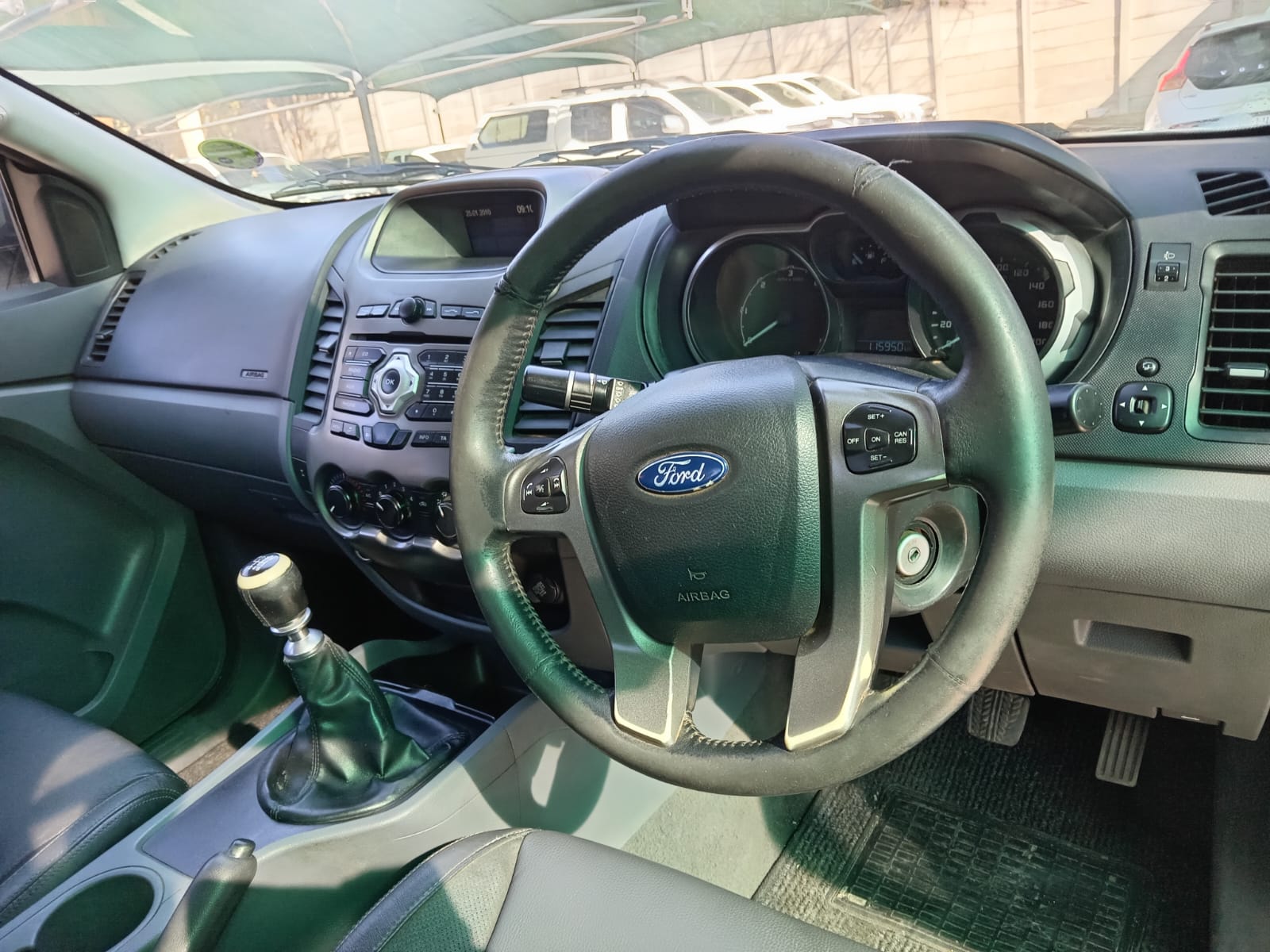 
								Ford Ranger 3.2 TDCI Double cab XLT. full									