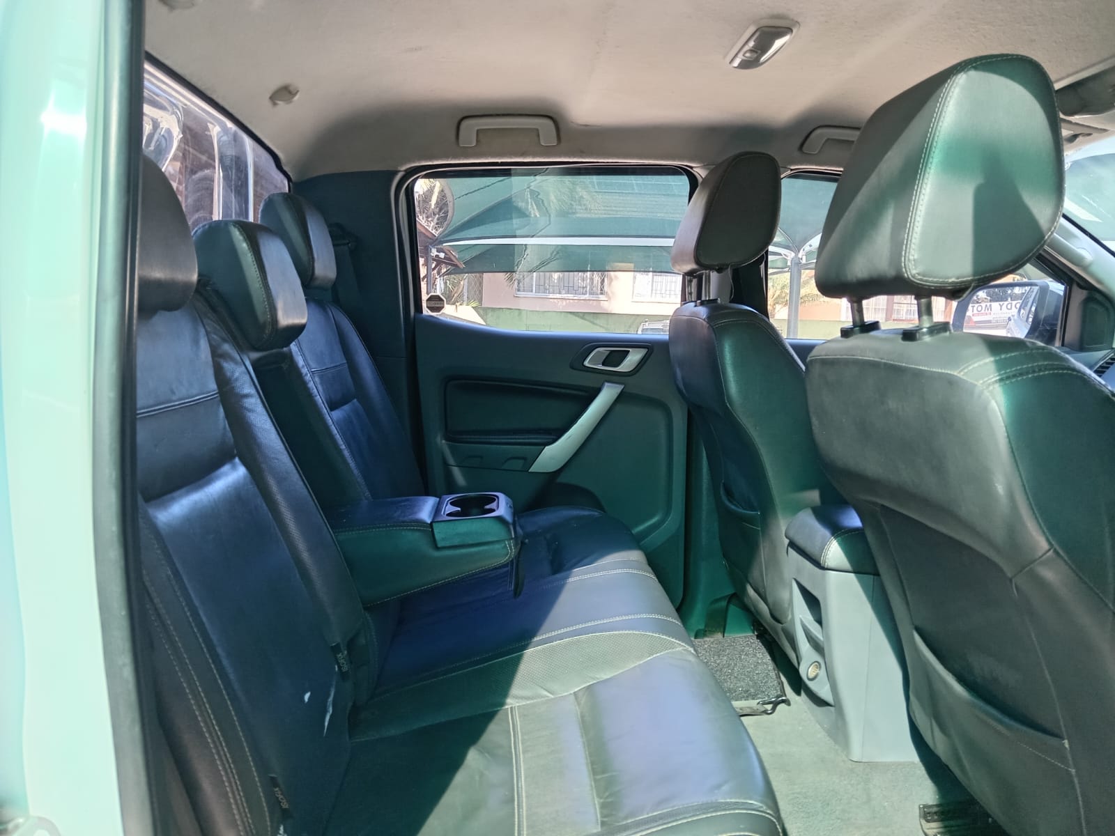 
								Ford Ranger 3.2 TDCI Double cab XLT. full									