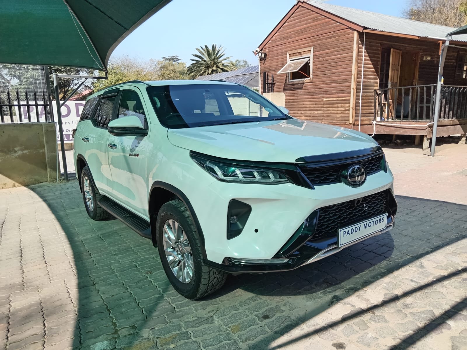 
								Toyota Fortuner 2.8GD6 4X2 full									