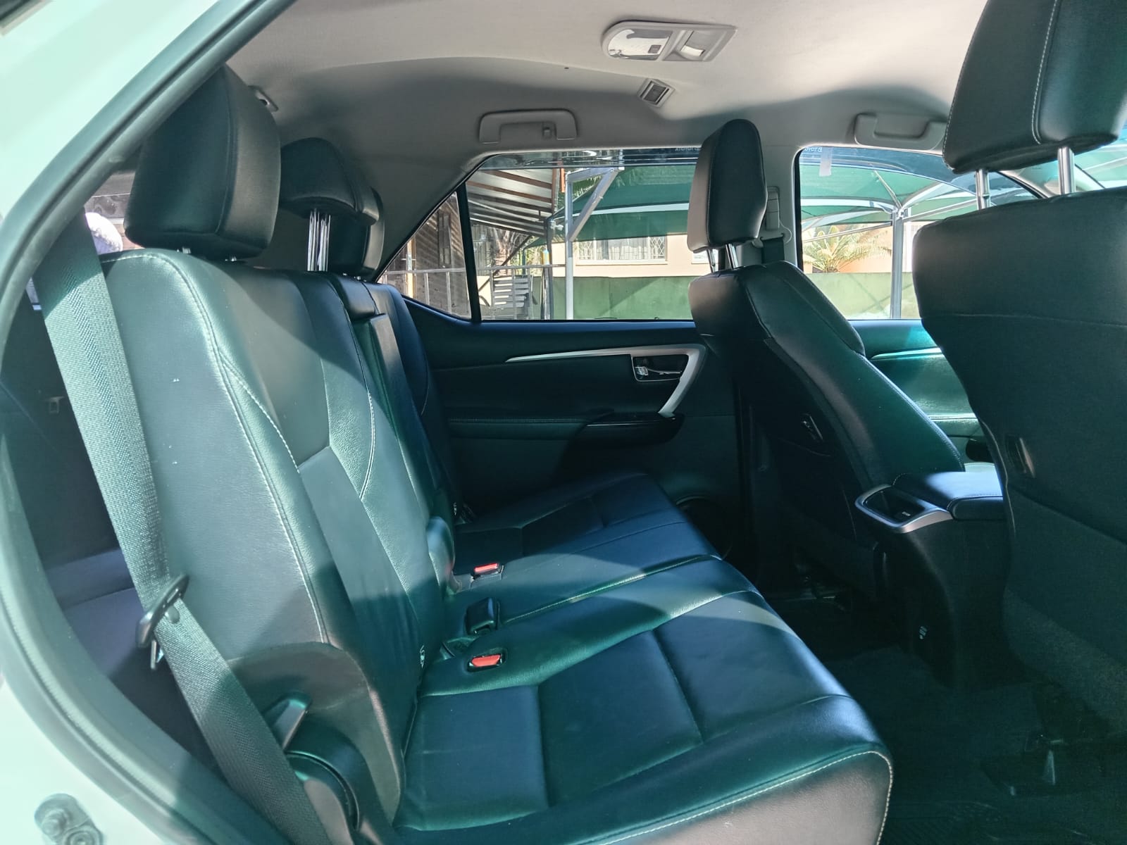 
								Toyota Fortuner 2.8GD6 4X2 full									