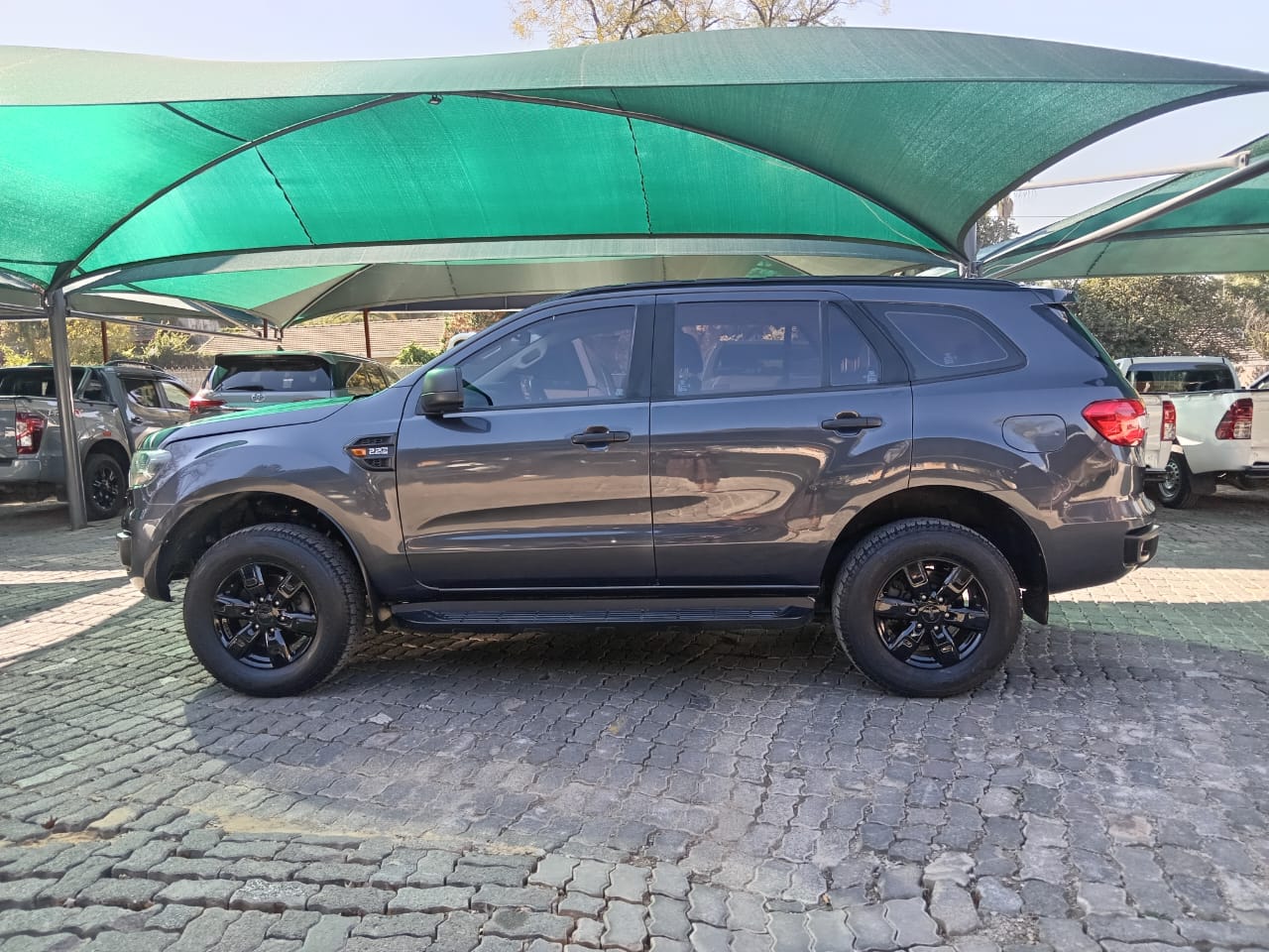 
								Ford Everest 2.2 TDCI 4X2 full									