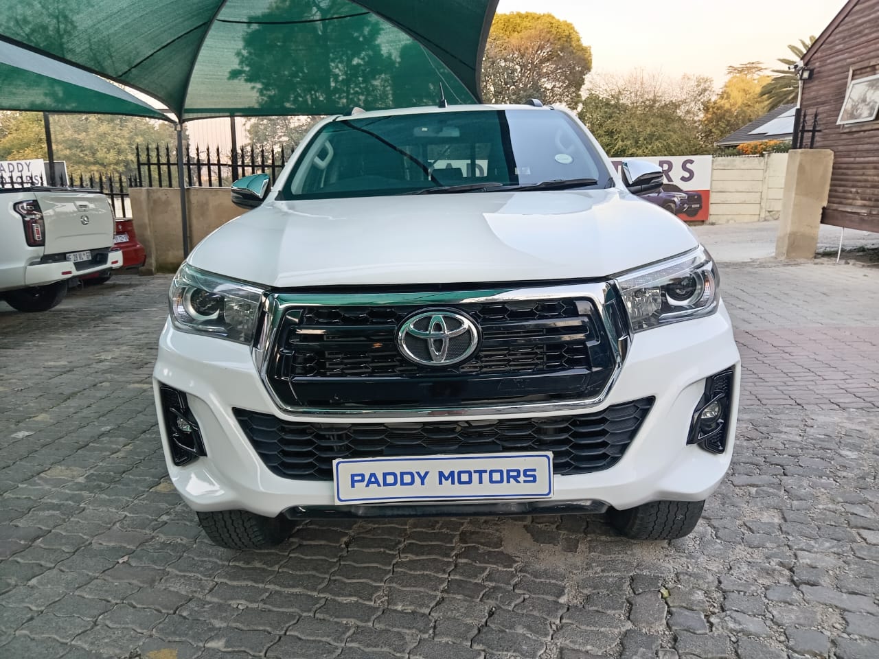 
								Toyota Hilux 2.8 GD6 Double cab full									