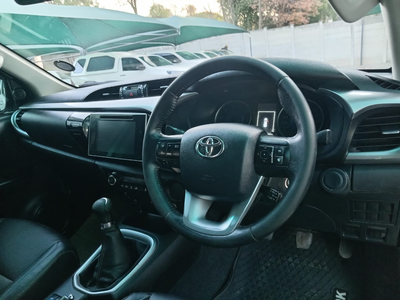 
								Toyota Hilux 2.8 GD6 Double cab full									