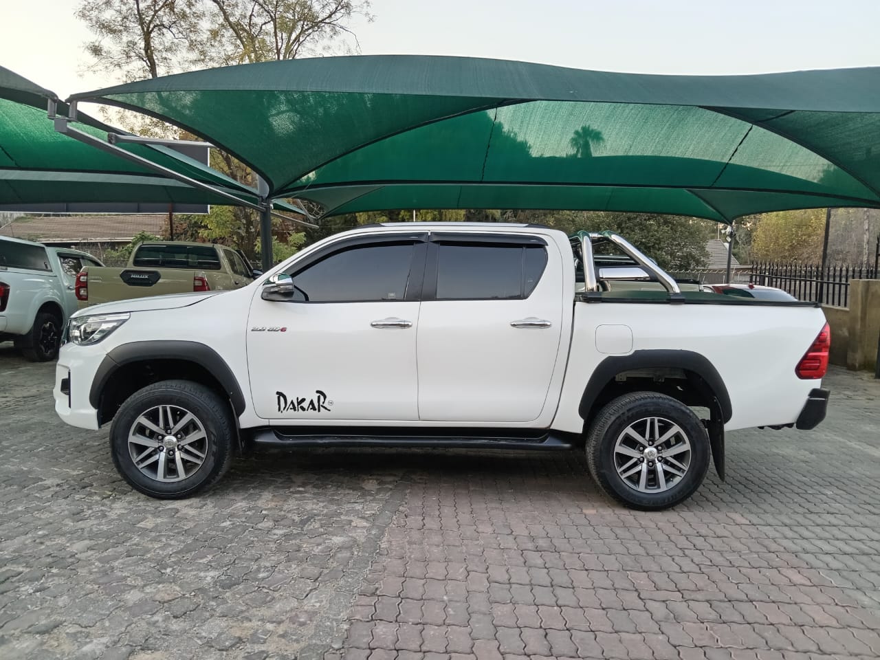 
								Toyota Hilux 2.8 GD6 Double cab full									