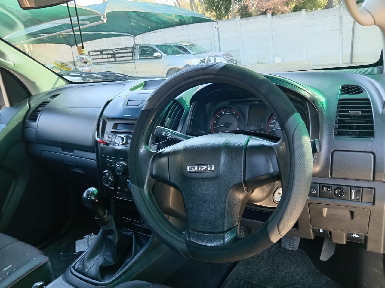 
								Isuzu KB250 D-TEQ X-Rider Extra cab full									