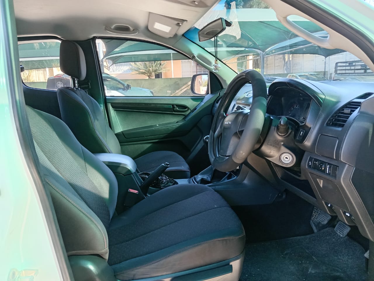 
								Isuzu KB250 D-TEQ X-Rider Extra cab full									