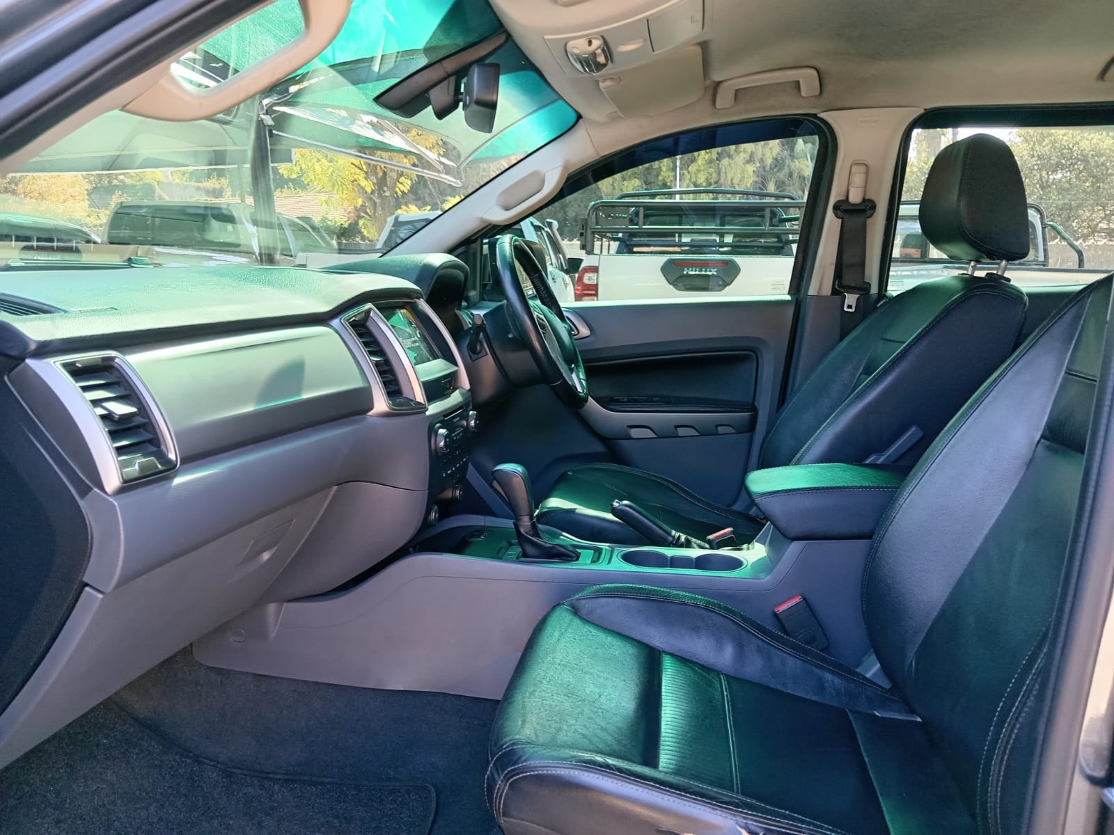 
								Ford Ranger 2.2 TDCI Double cab XLT 4×2 full									