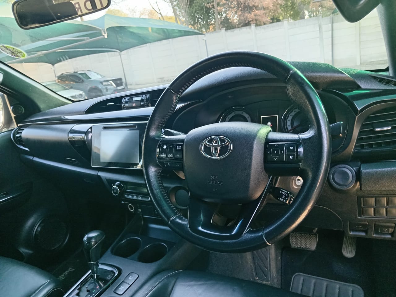 
								Toyota Hilux 2.8 GD6 Double cab full									