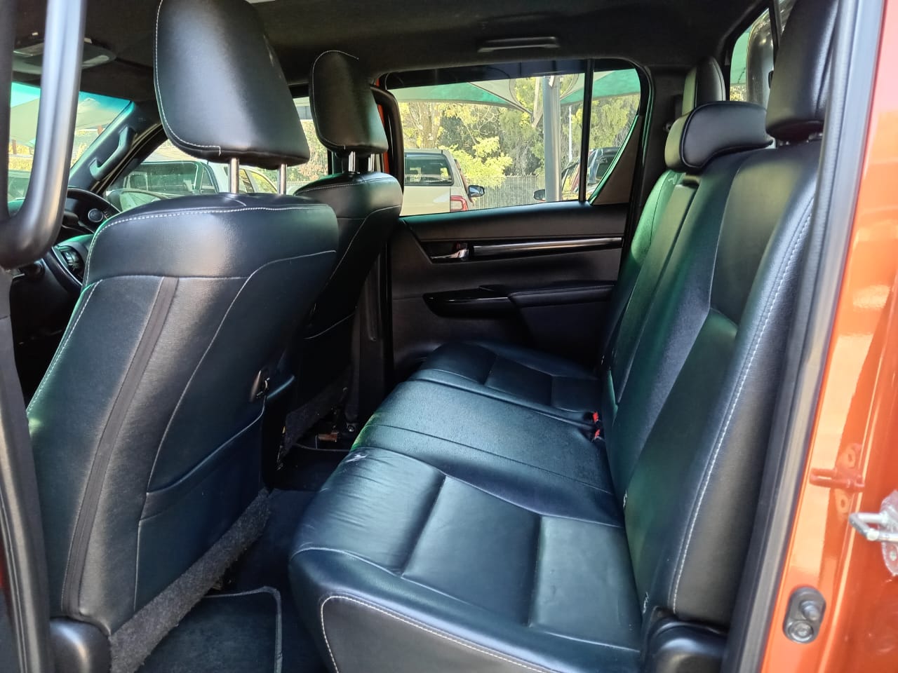 
								Toyota Hilux 2.8 GD6 Double cab full									