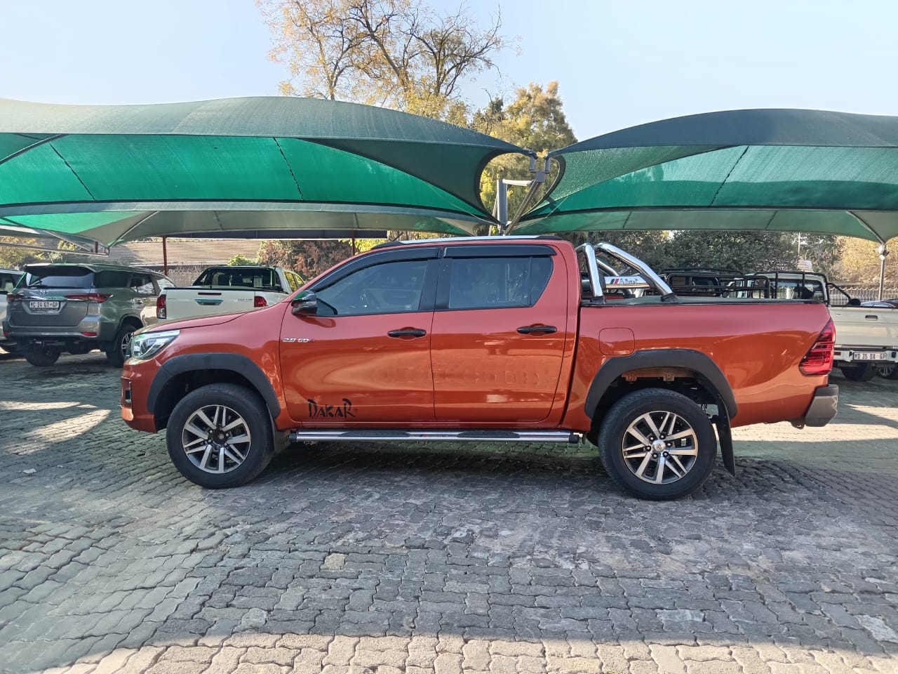 
								Toyota Hilux 2.8 GD6 Double cab full									