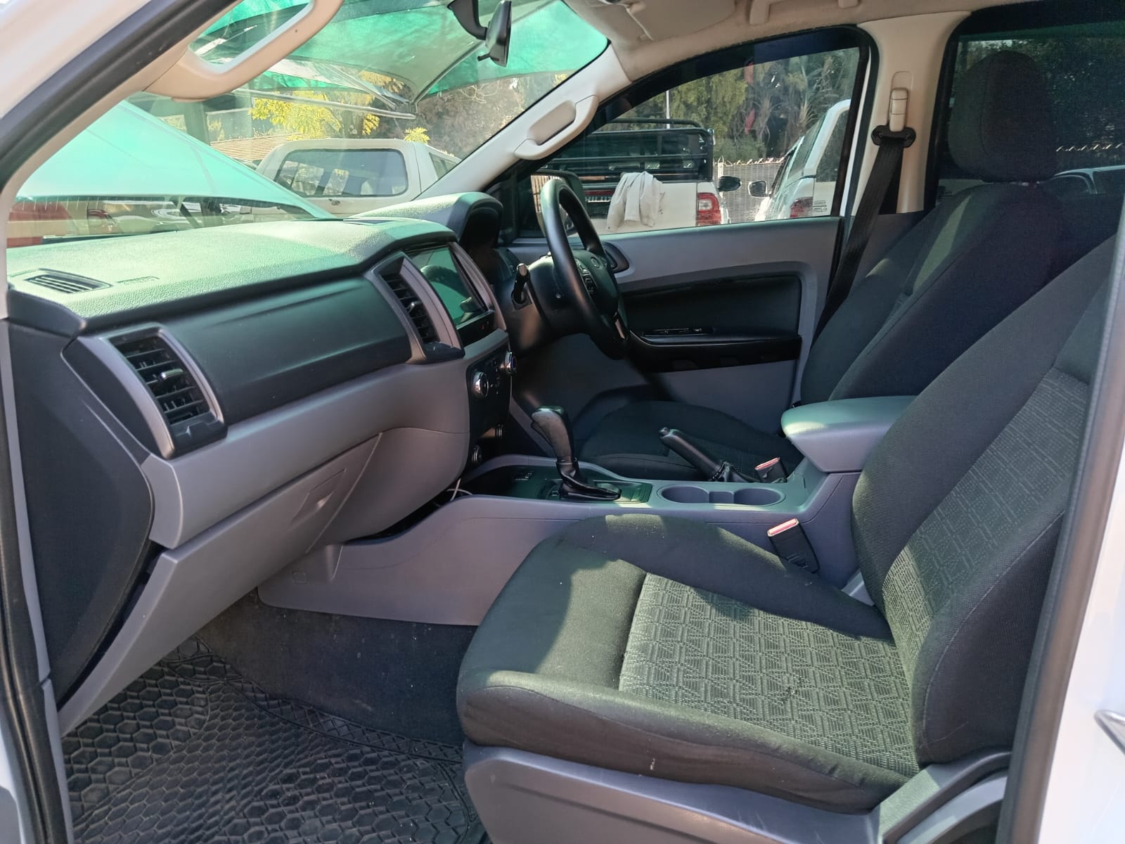 
								Ford Ranger 2.2 TDCI Double cab XLT 4×2. full									